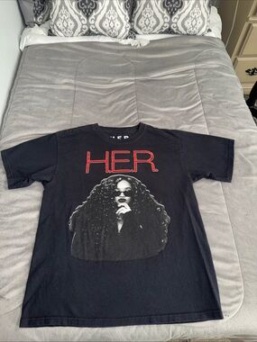 H.E.R. Men’s unisex concert fan fare black Graphic Short Sleeve Tee shirt Sz M